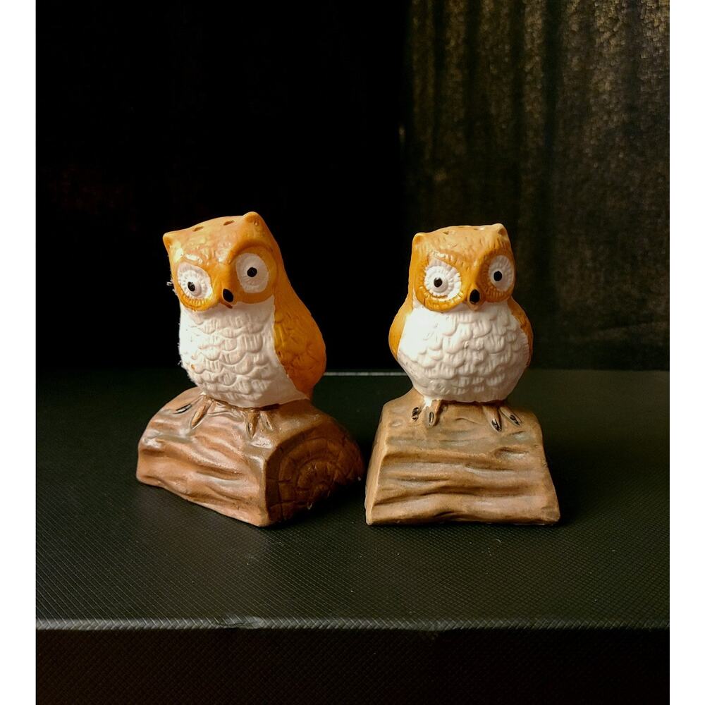 Vintage Owl on a Log salt and pepper shakers